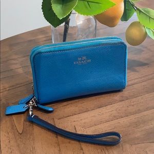 FLASH SALE - MINT CONDITION COACH WRISTLET